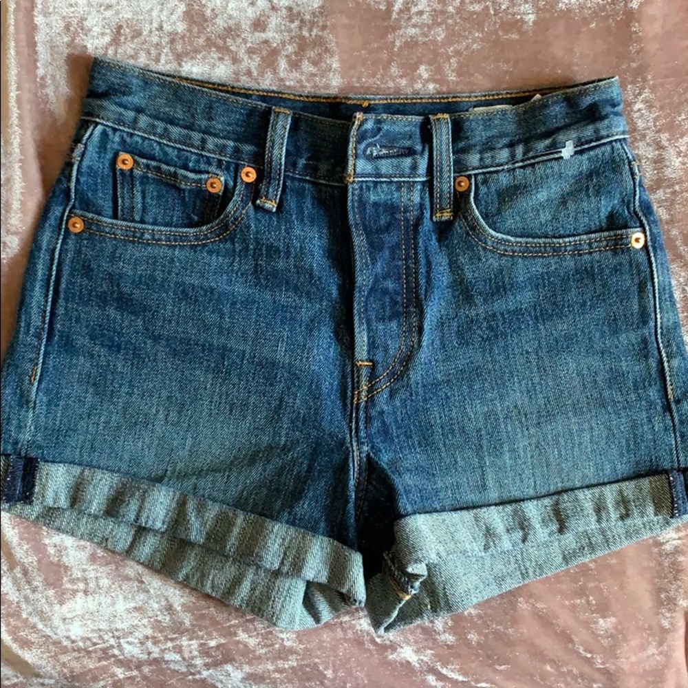 Levi high waisted shorts